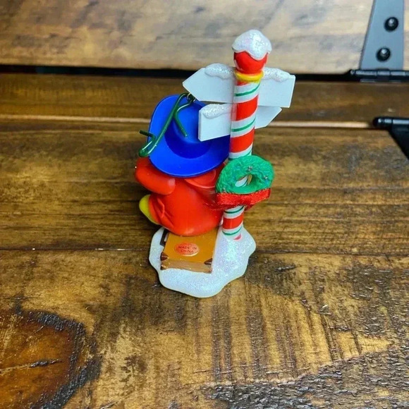 Carlton Cards Heirloom Ornament 2000 PADDINGTON'S CHRISTMAS JOURNEY - Picture 5 of 8